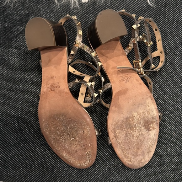 Authentic Valentino Rockstud Pewter 2.5” heels size 41.5 - Picture 3 of 8